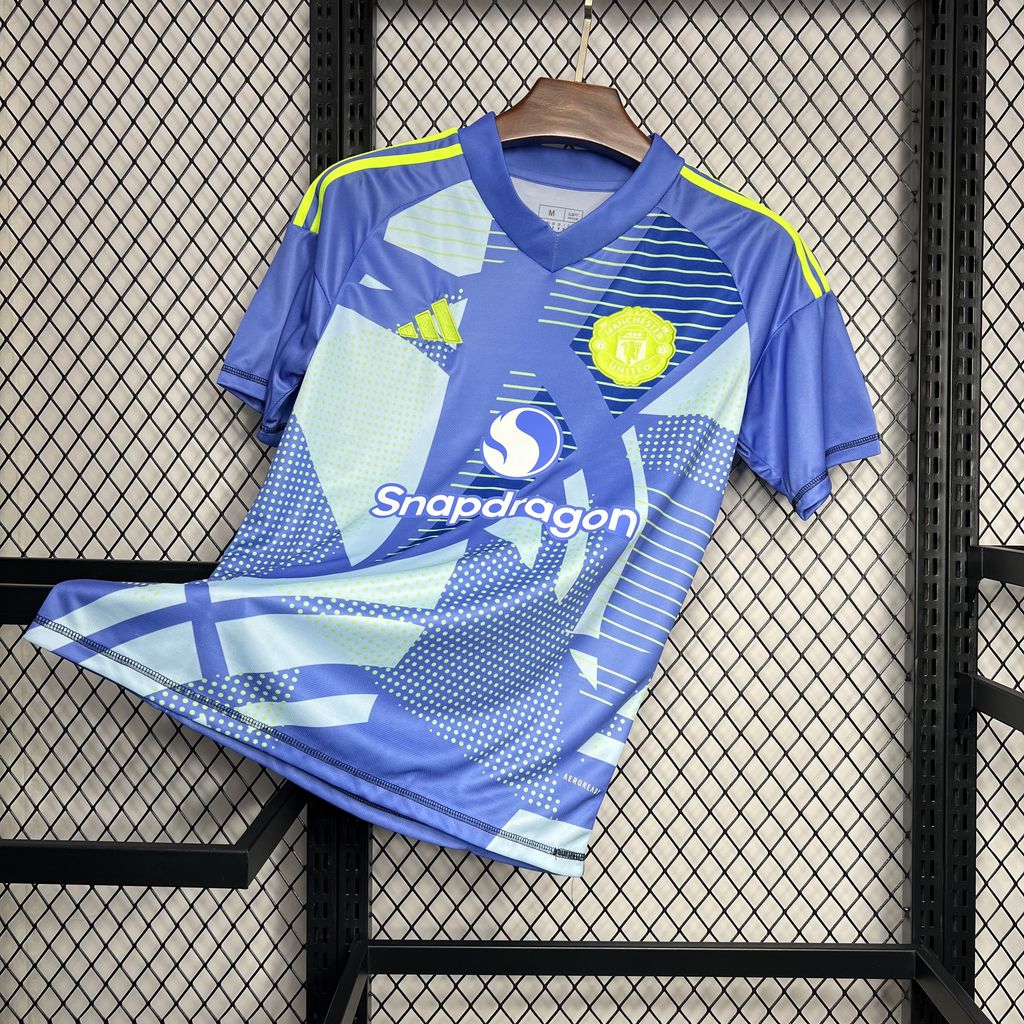 Mens Manchester United 2024/25 Goalkeeper Jersey
