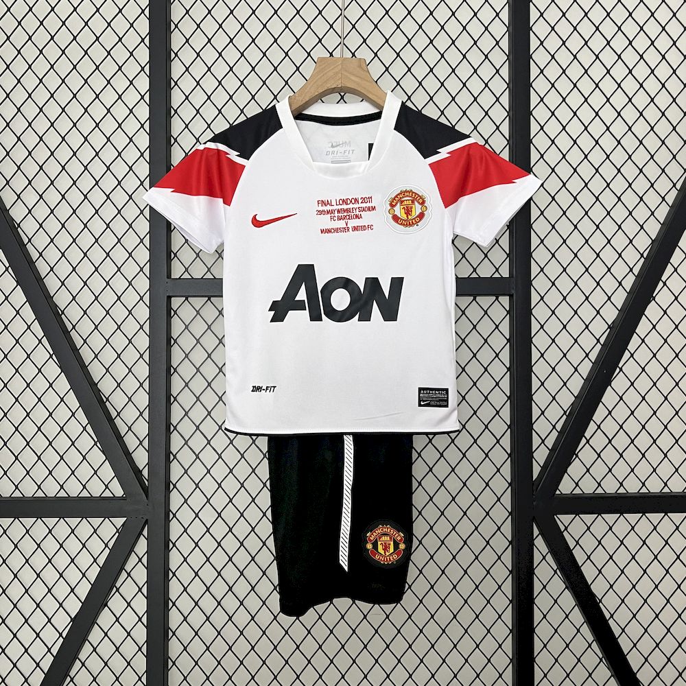 Retro Manchester United 2010/11 Away Kids Kit